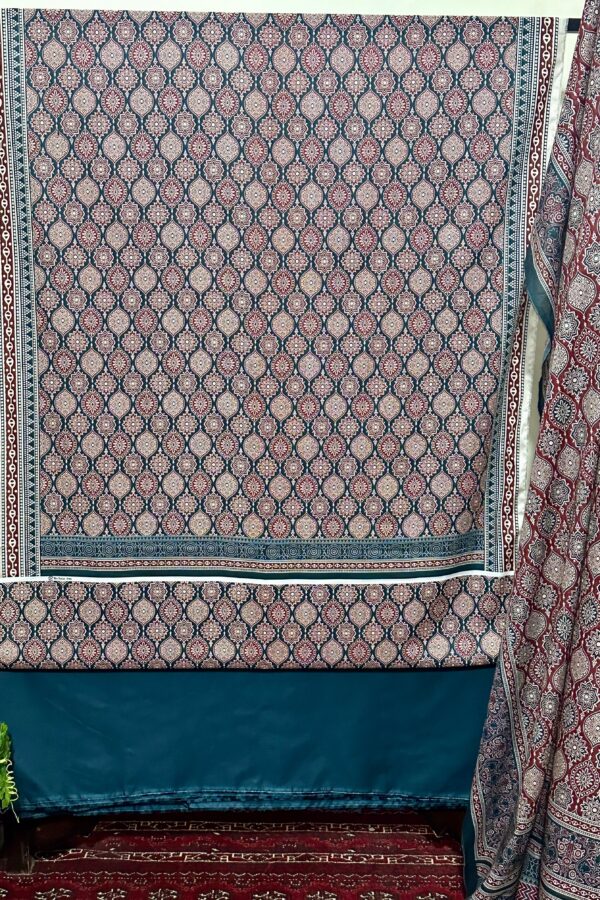 The 3862 - Bin Saeed Lawn 3 Piece Unstitched Digital Printed Fabric