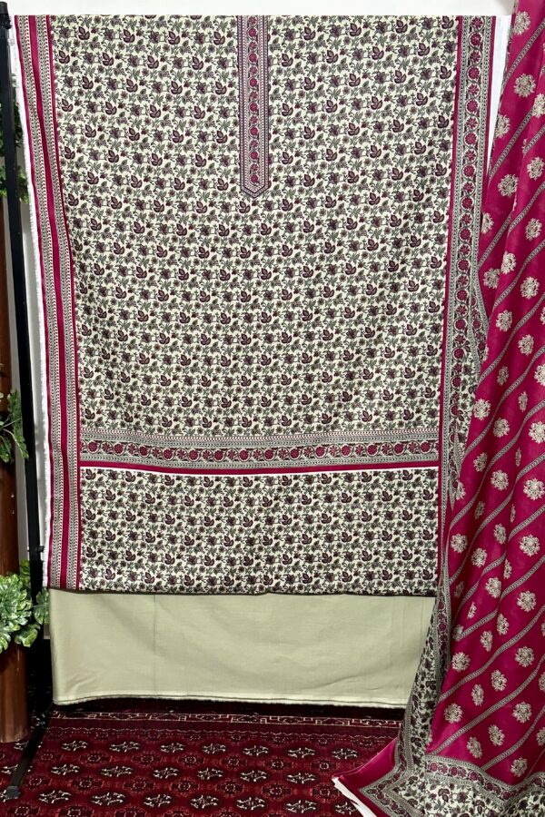 The 3831 - Bin Saeed Lawn 3 Piece Unstitched Digital Printed Fabric